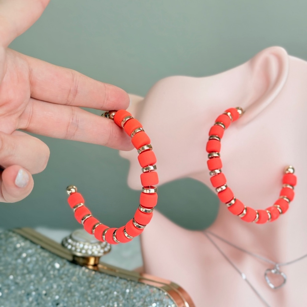 ⚜️ Elegant Coral Hoop Earrings - Picture 7 of 9